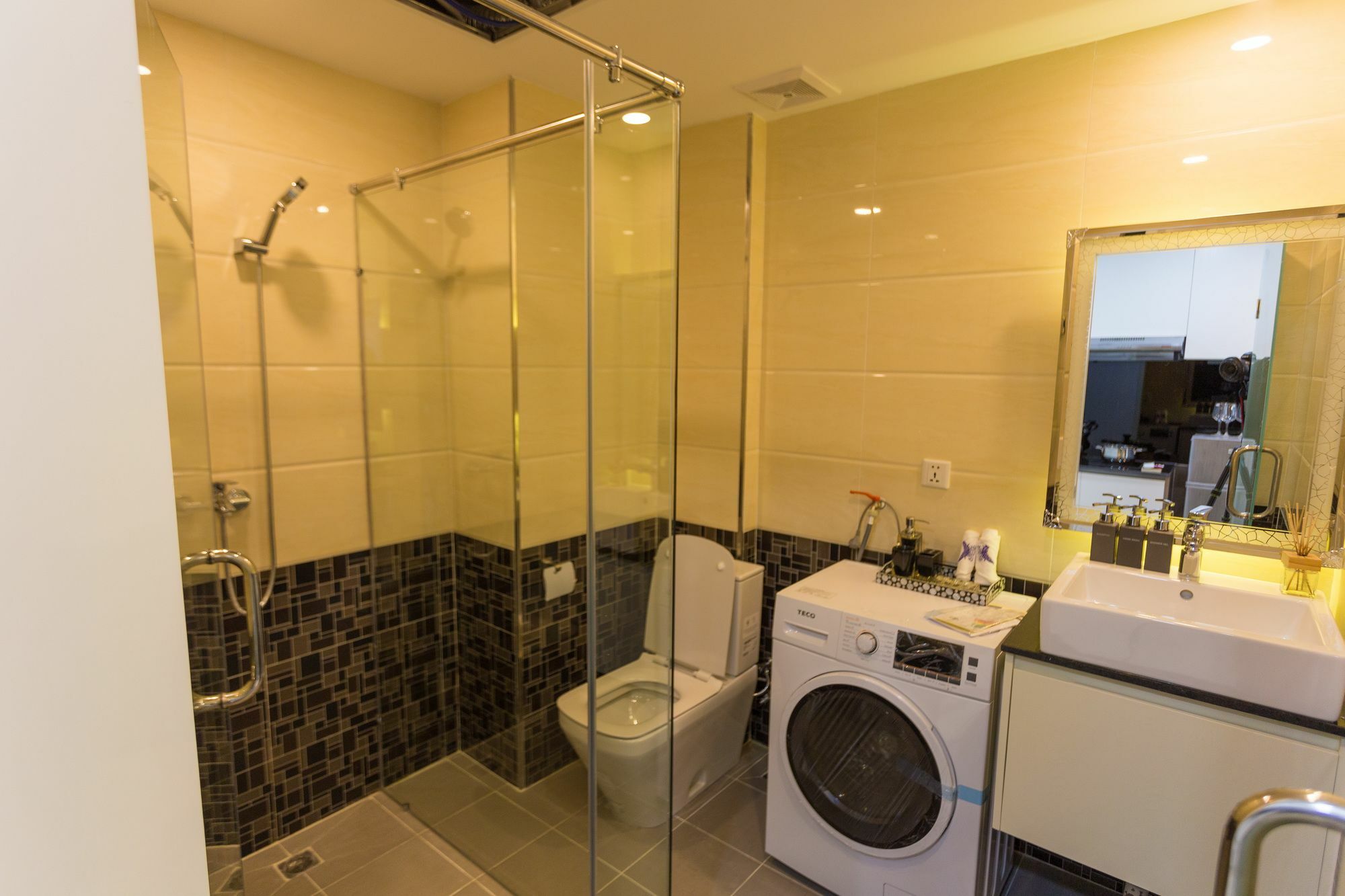 Ca&Sa Serviced Apartment Phnom Penh Exteriör bild