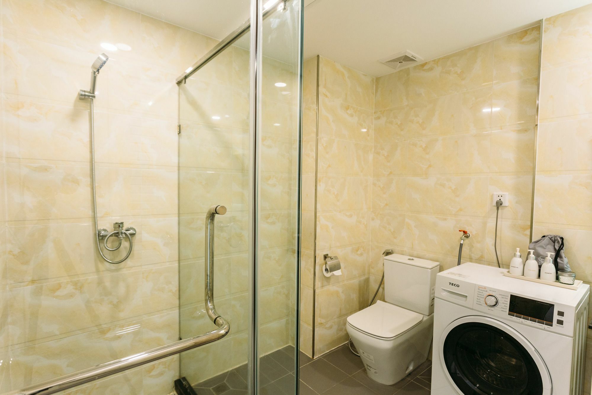 Ca&Sa Serviced Apartment Phnom Penh Exteriör bild