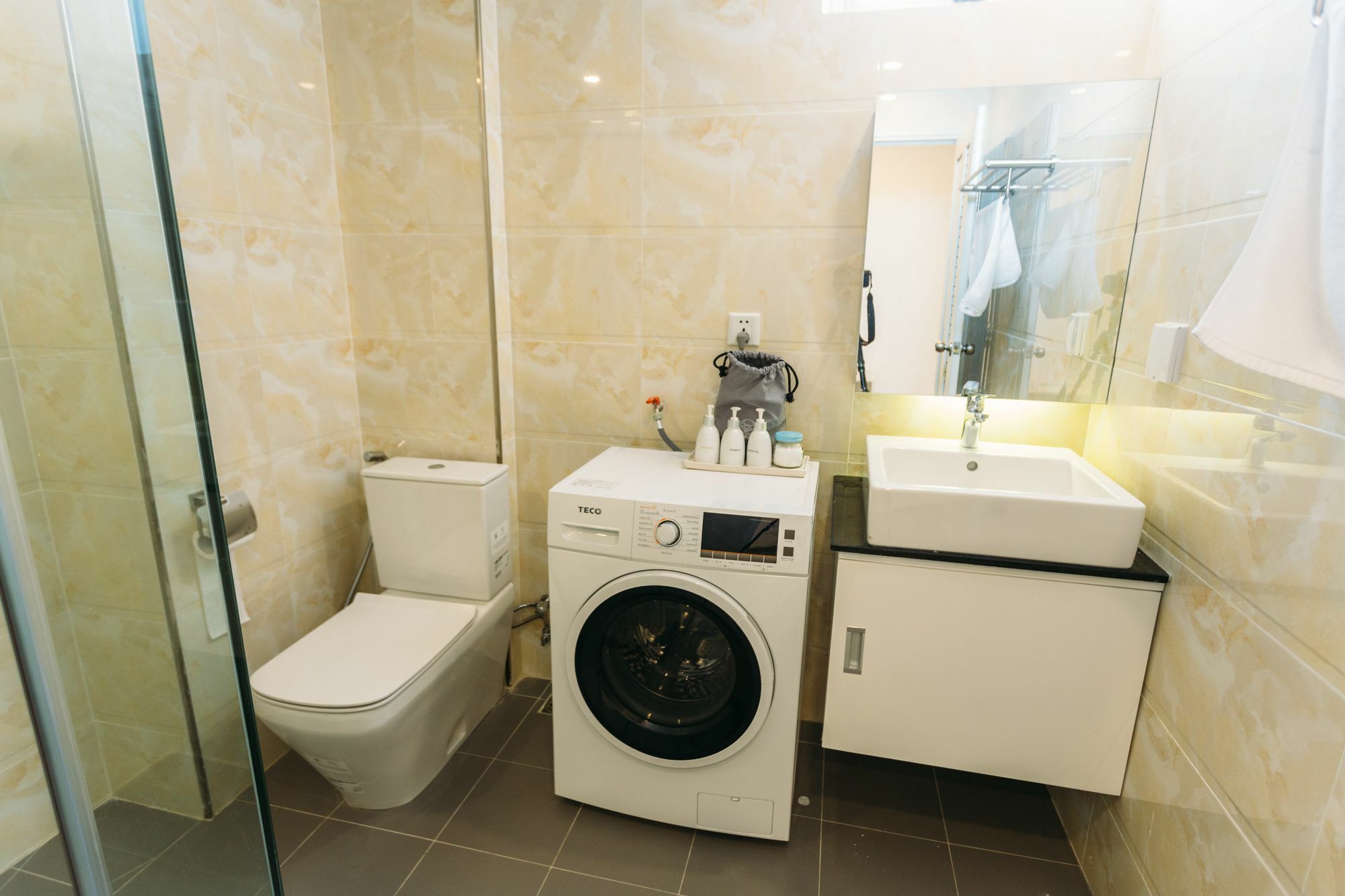Ca&Sa Serviced Apartment Phnom Penh Exteriör bild