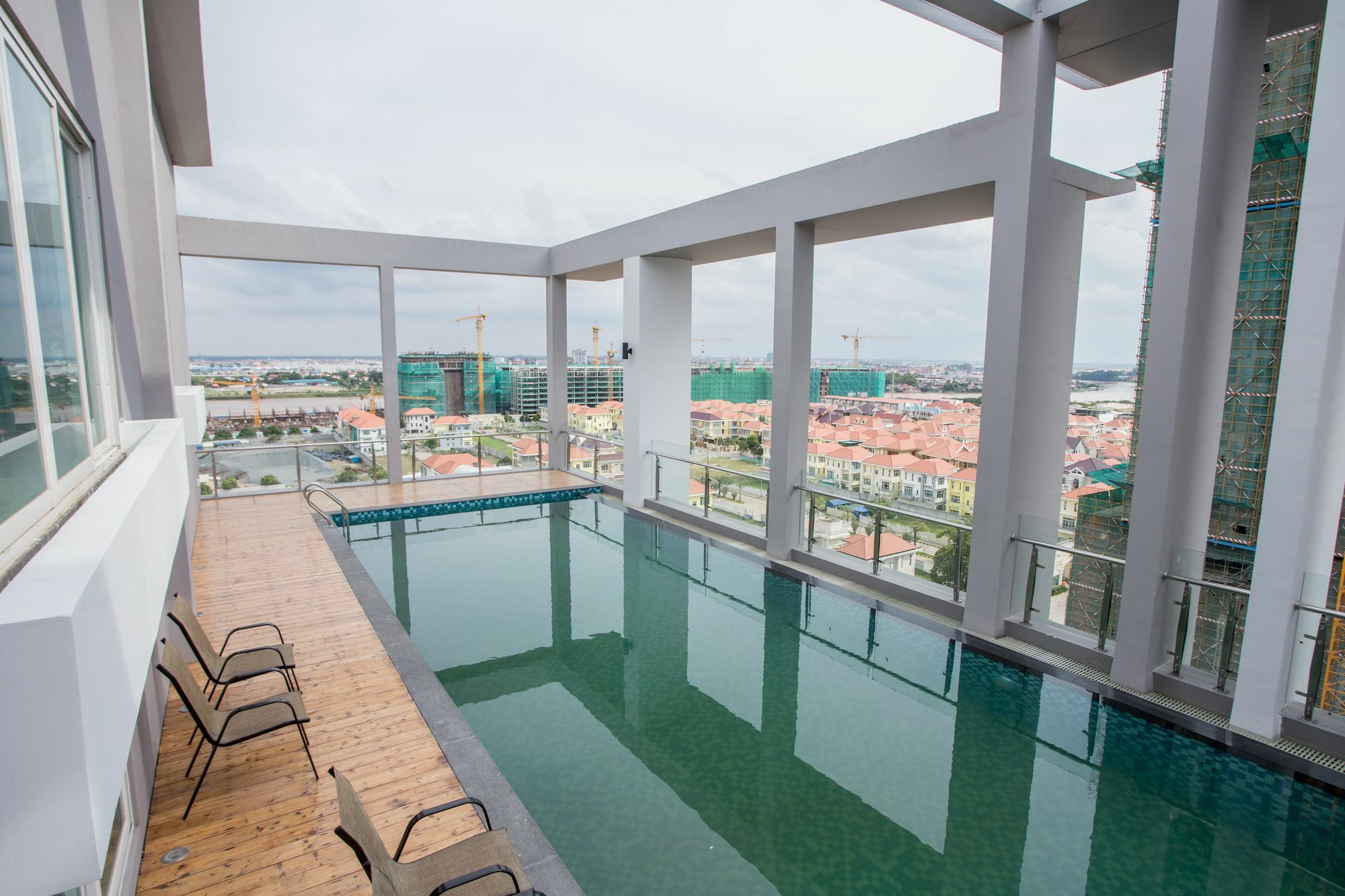 Ca&Sa Serviced Apartment Phnom Penh Exteriör bild